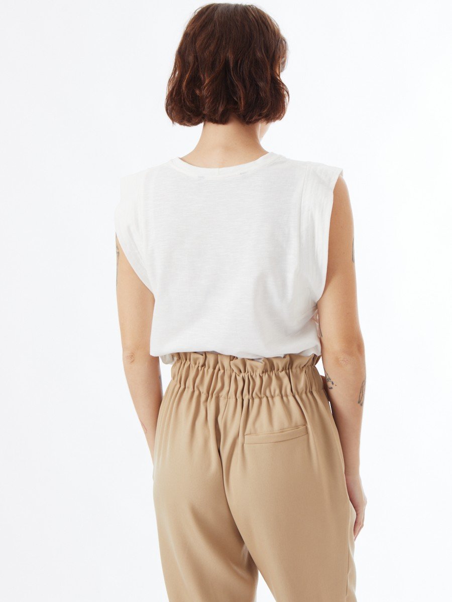 PANTALON CON CINTO Y HEBILLA