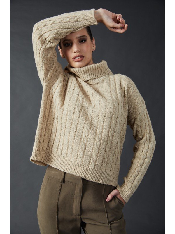 POLERA TEJIDA DE TRENZAS EN OCHO