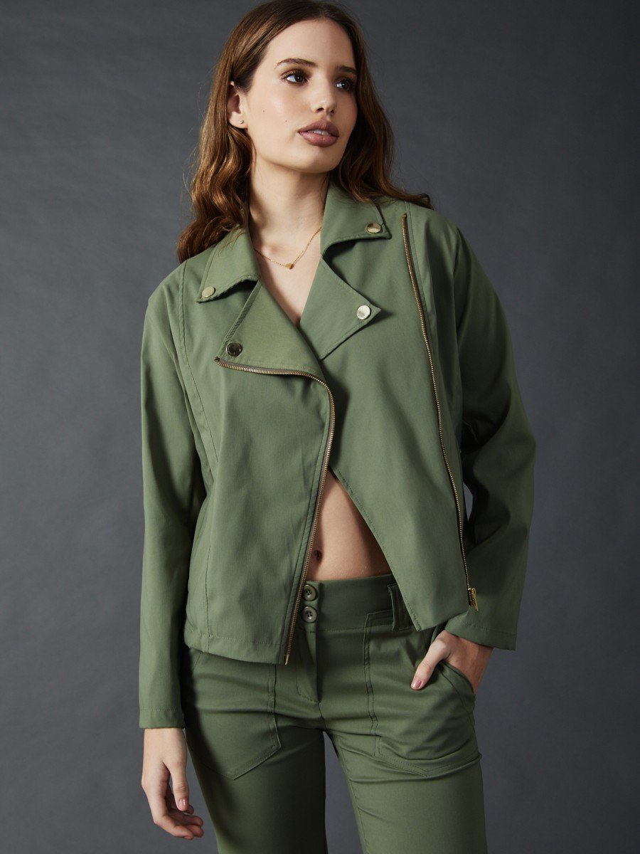 CAMPERA CON BROCHES