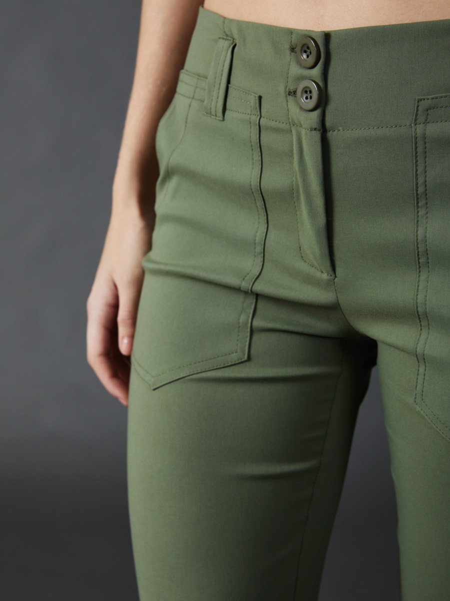 PANTALON BOLSILLOS PLAQUE