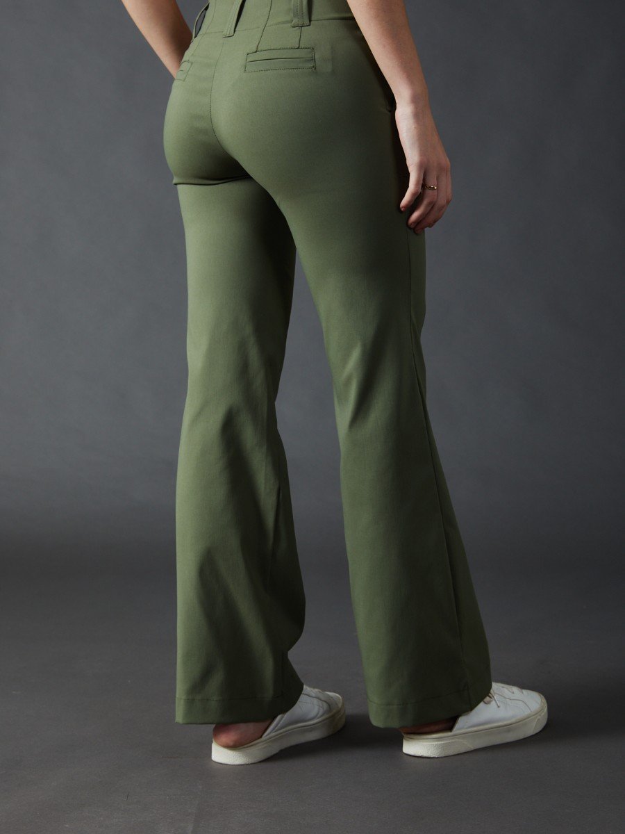 PANTALON BOLSILLOS PLAQUE