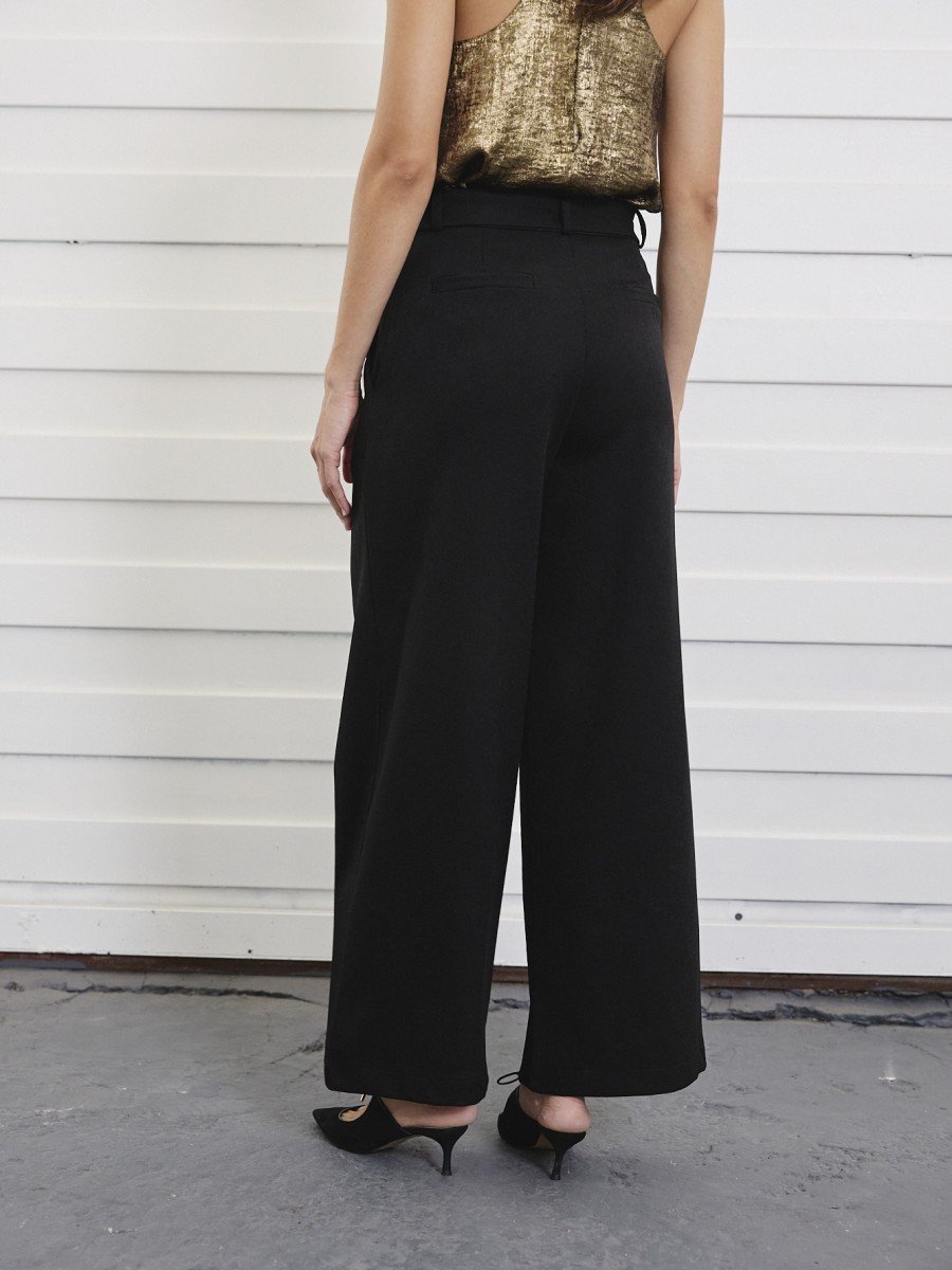PANTALON ANCHO CON CINTO