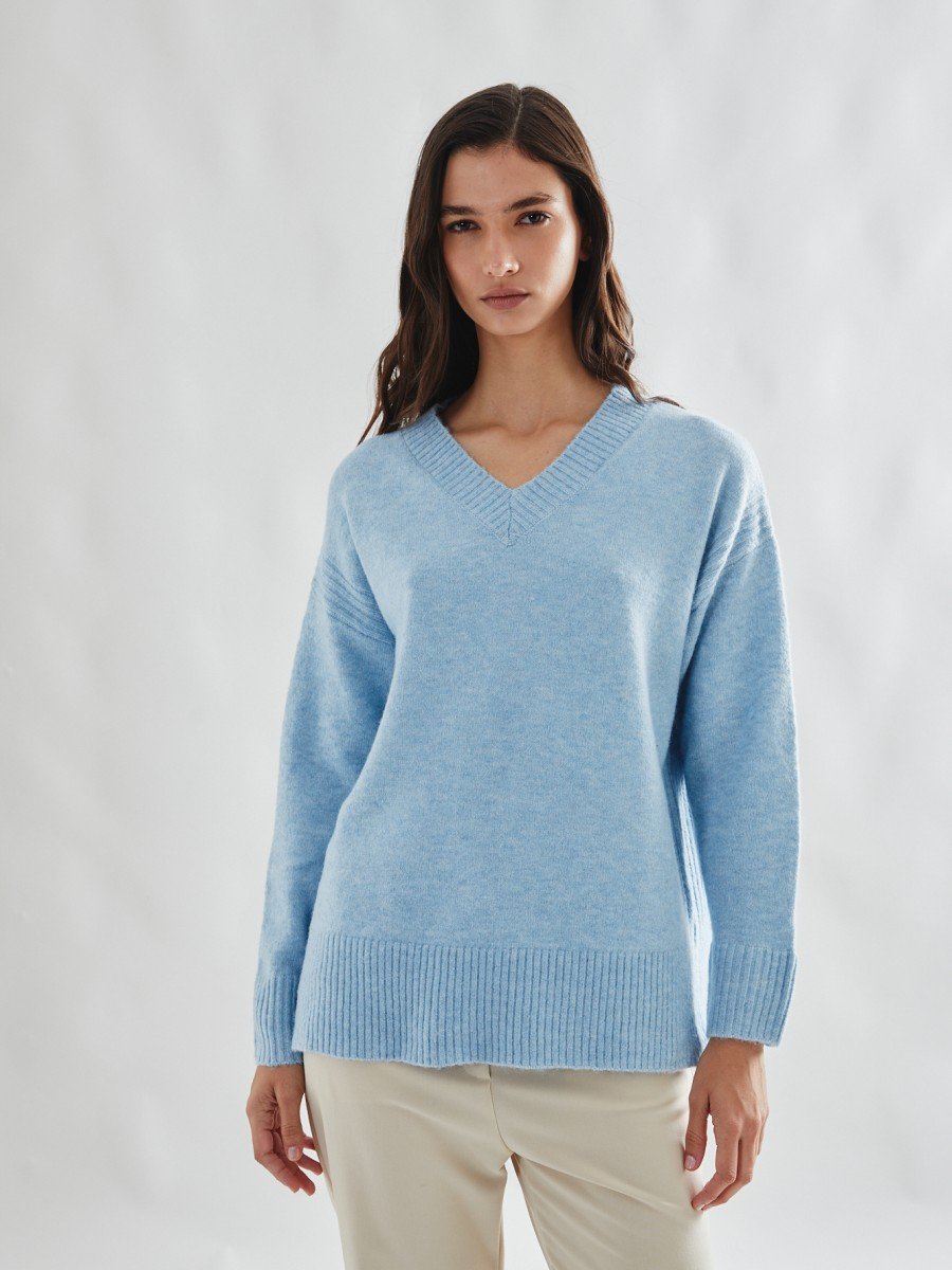 SWEATER ESCOTE EN V 