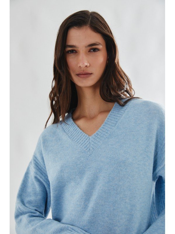 SWEATER ESCOTE EN V 