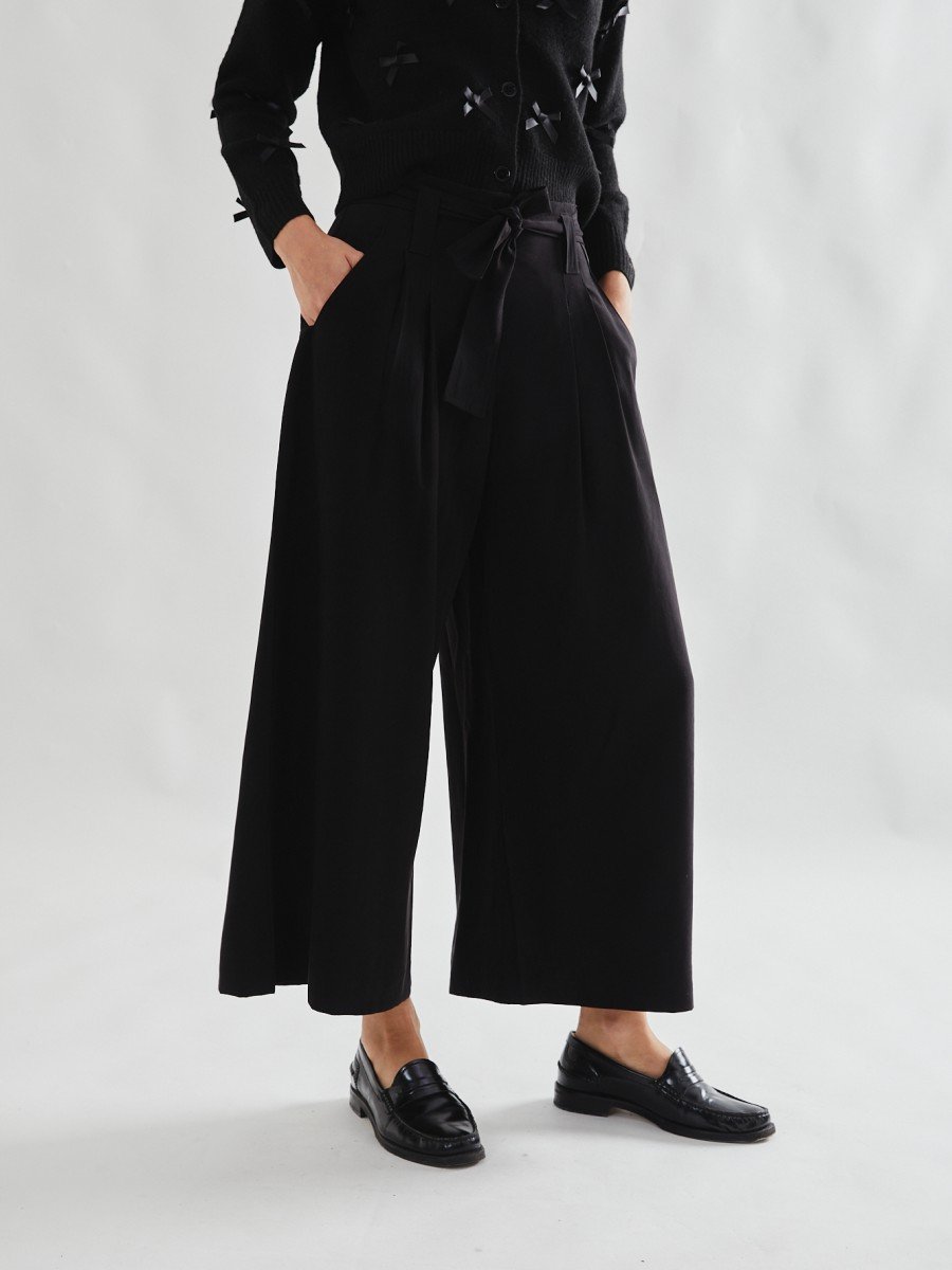PANTALON ANCHO CON PINZAS