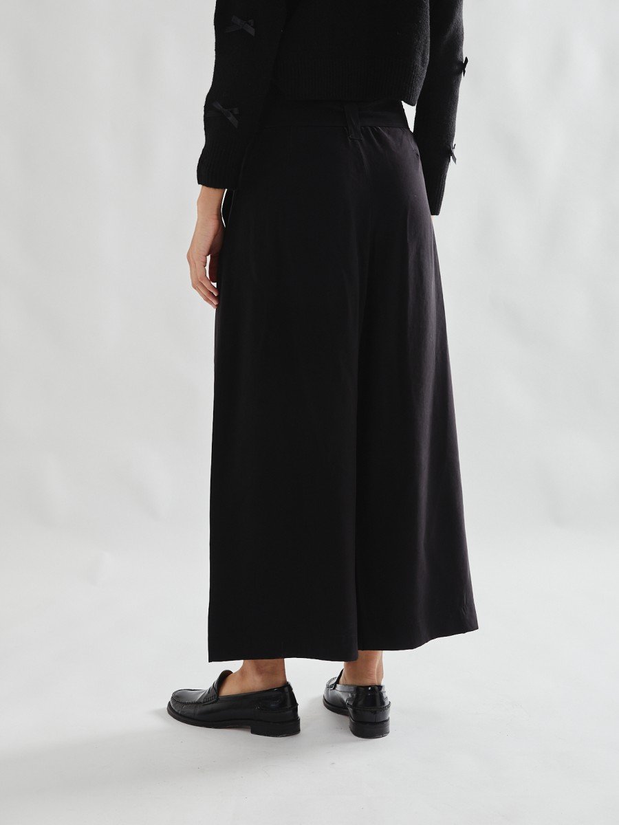 PANTALON ANCHO CON PINZAS