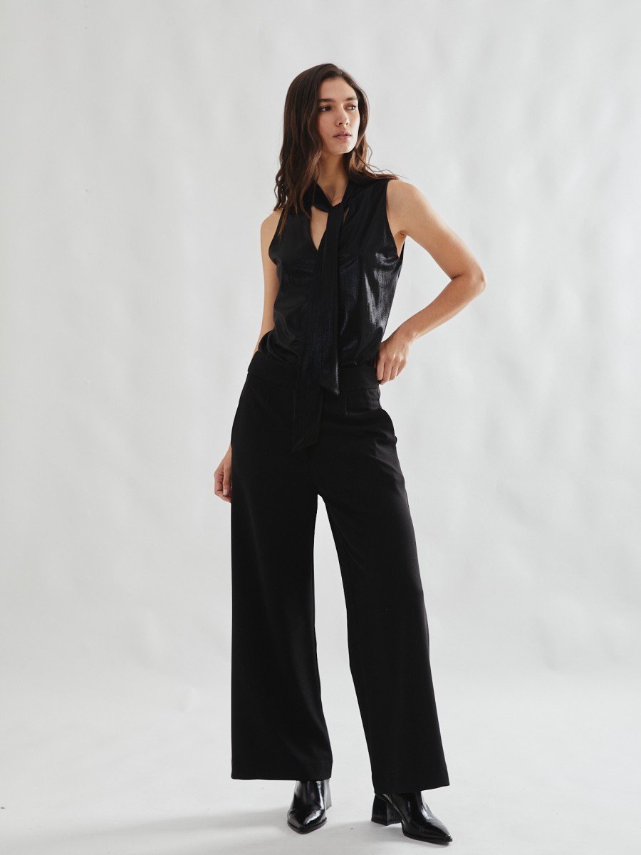 BLUSA CON LAZO