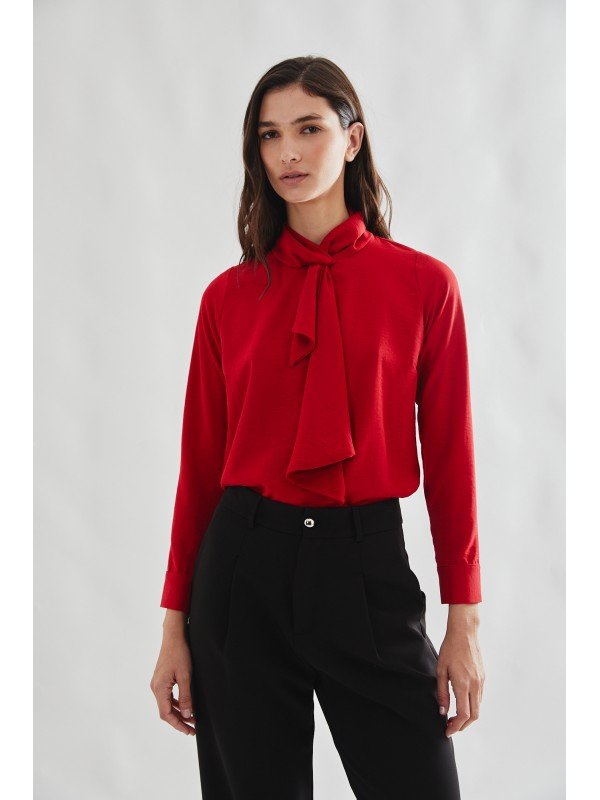 BLUSA CON PAÑUELO