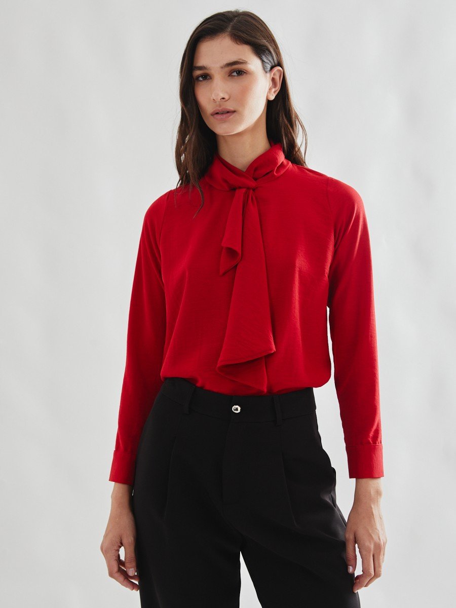 BLUSA CON PAÑUELO
