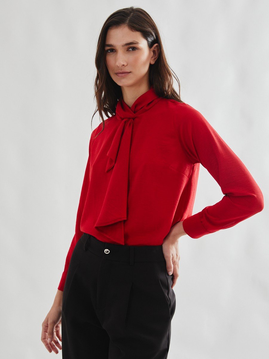 BLUSA CON PAÑUELO