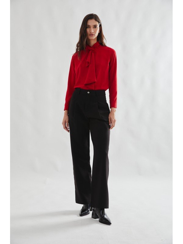 PANTALON CON PINZAS