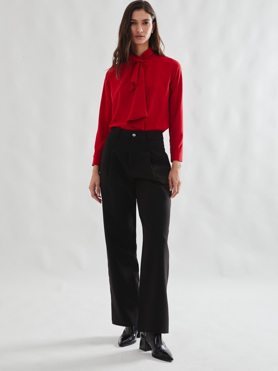PANTALON CON PINZAS