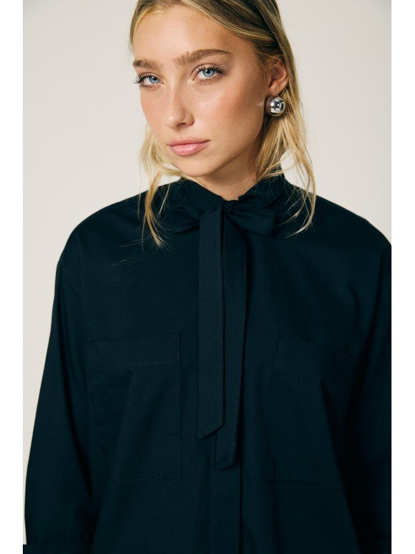 CAMISA CON TIRA EN CUELLO