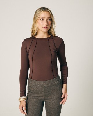 REMERA CON RULOTE DIAGONAL