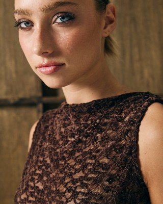 REMERA DE ENCAJE VELVET