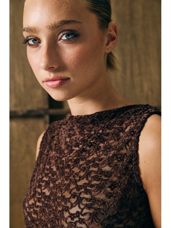 REMERA DE ENCAJE VELVET