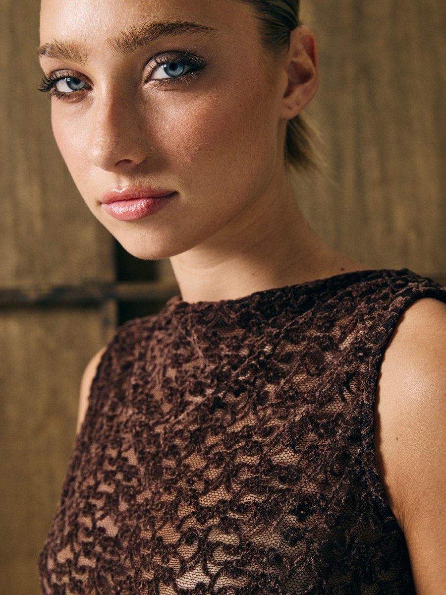 REMERA DE ENCAJE VELVET