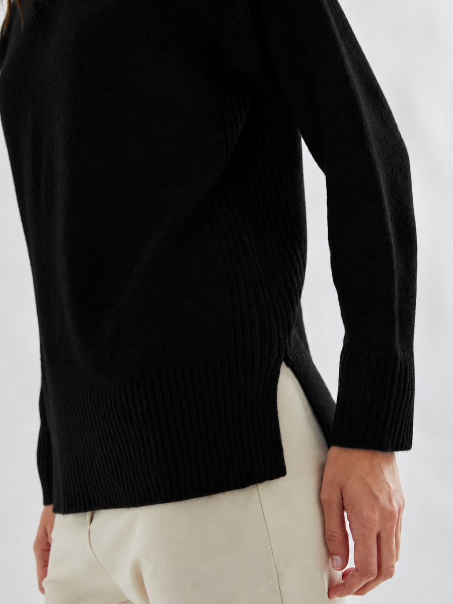 SWEATER ESCOTE EN V 