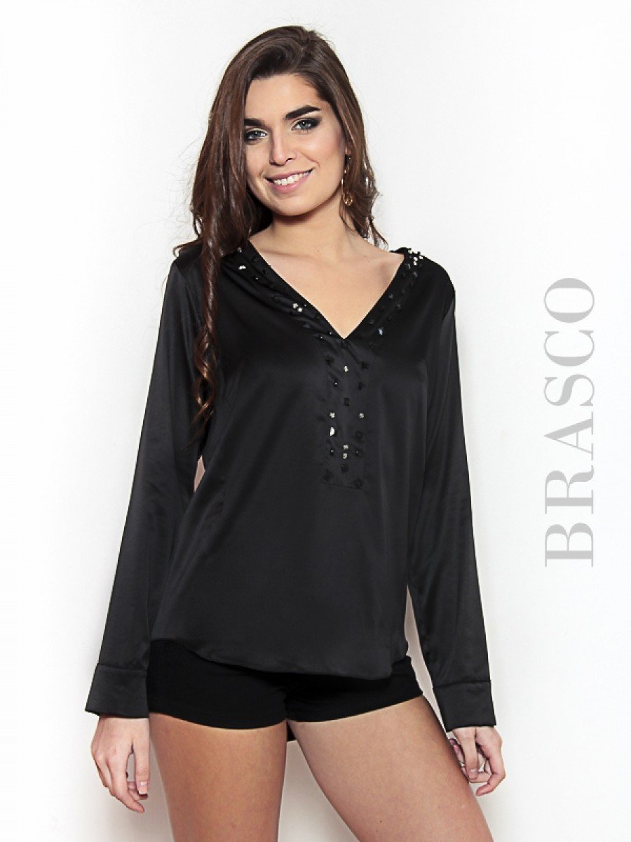 BLUSA DE SEDA CON ESCOTE BORDADO