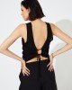 BLUSA CON ABERTURA ATRAS