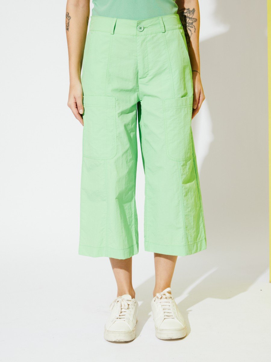 PANTALON ANCHO CORTO