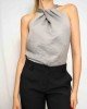 BLUSA ESCOTE CON TABLAS