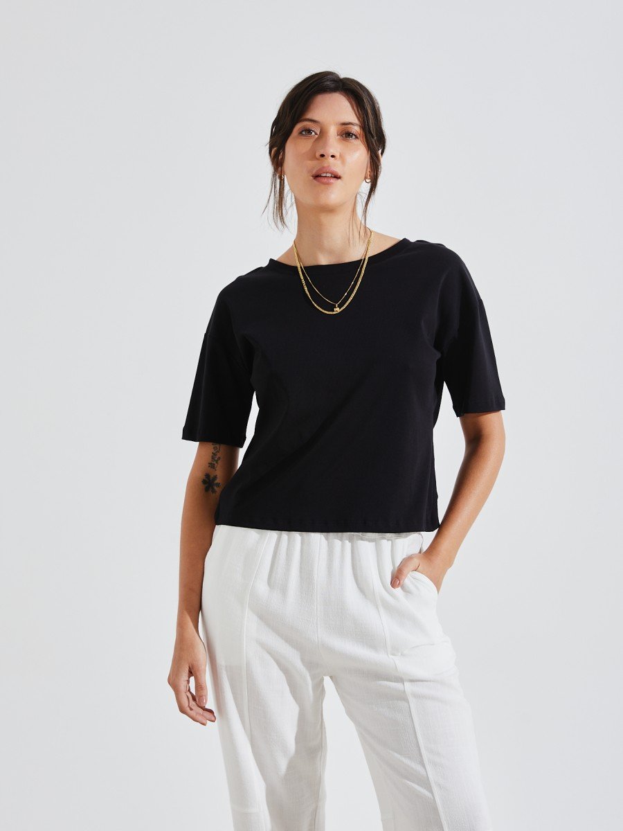 REMERA ESPALADA CRUZADA