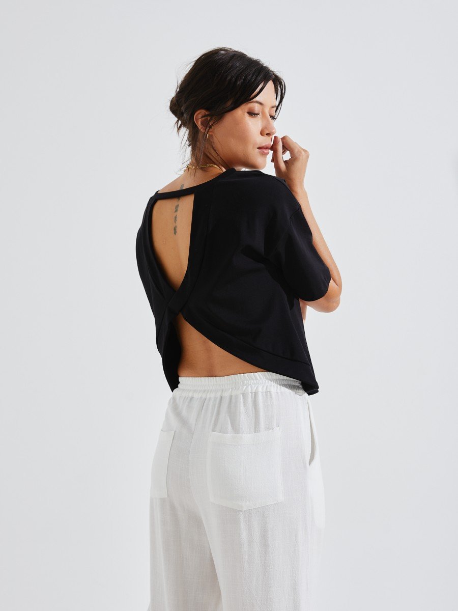 REMERA ESPALADA CRUZADA