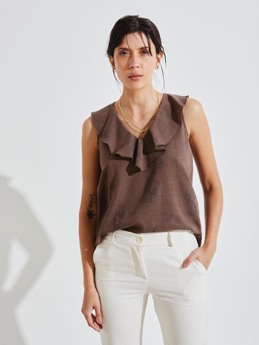 BLUSA VOLADO EN ESCOTE