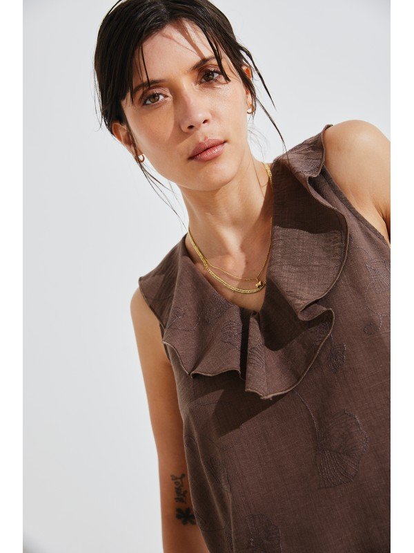 BLUSA VOLADO EN ESCOTE