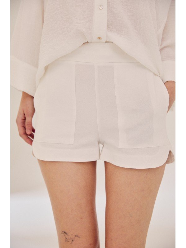 SHORT CON BOLSILLOS