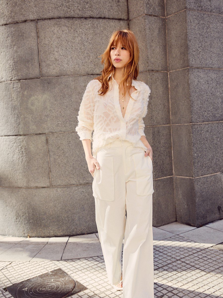 PANTALON GABARDINA CON BOLSILLOS