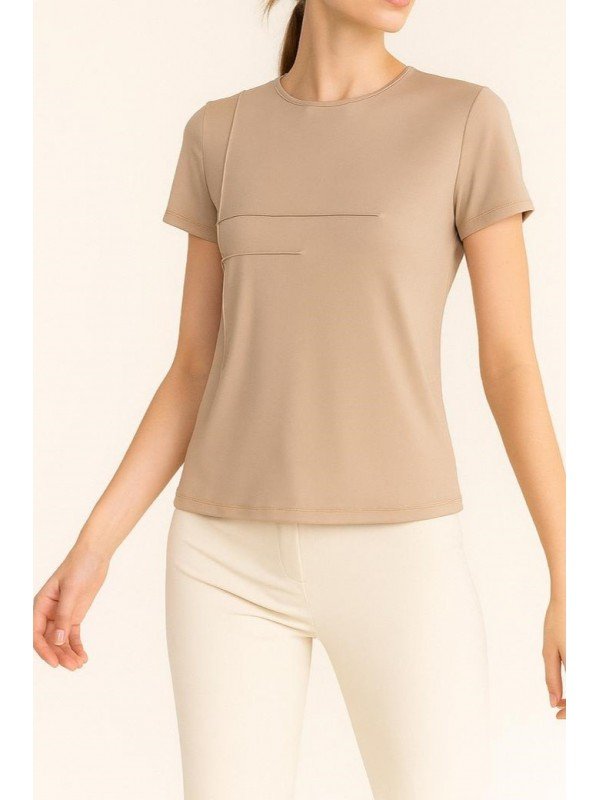 REMERA CON COSTURAS