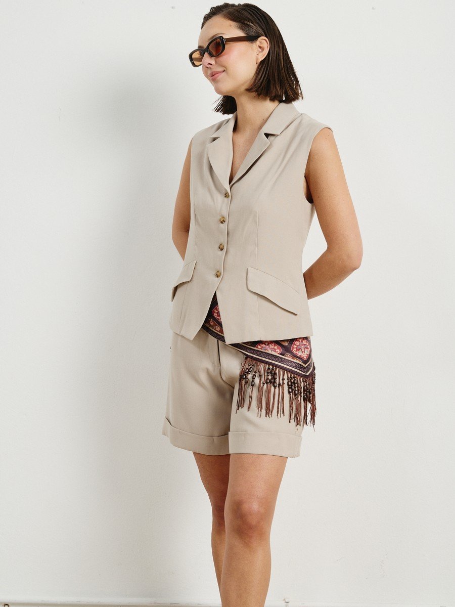 CONJUNTO CHALECO Y BERMUDA