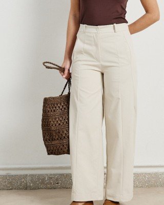 PANTALON CON RECORTE
