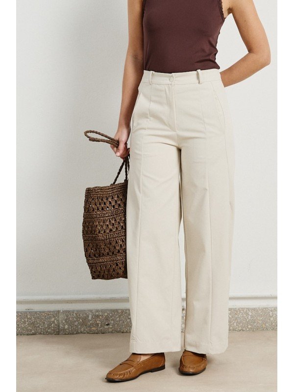 PANTALON CON RECORTE