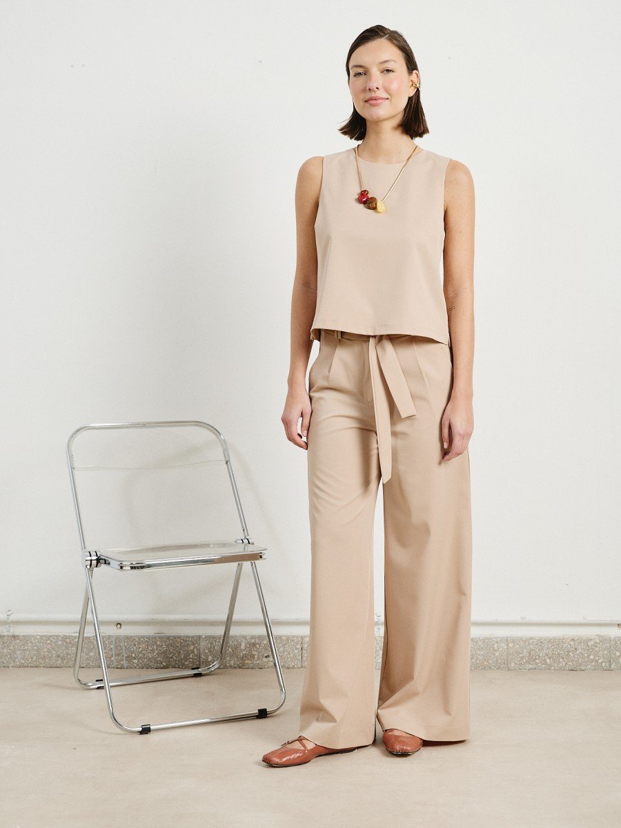 BLUSA ESCOTE BASE TAJOS DE COSTADO