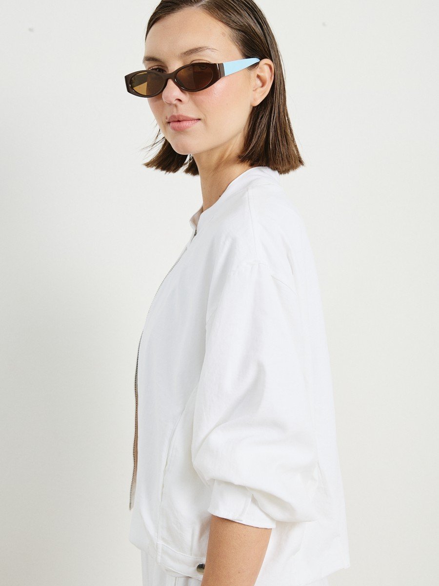 CAMPERA BOMBER CON BROCHE