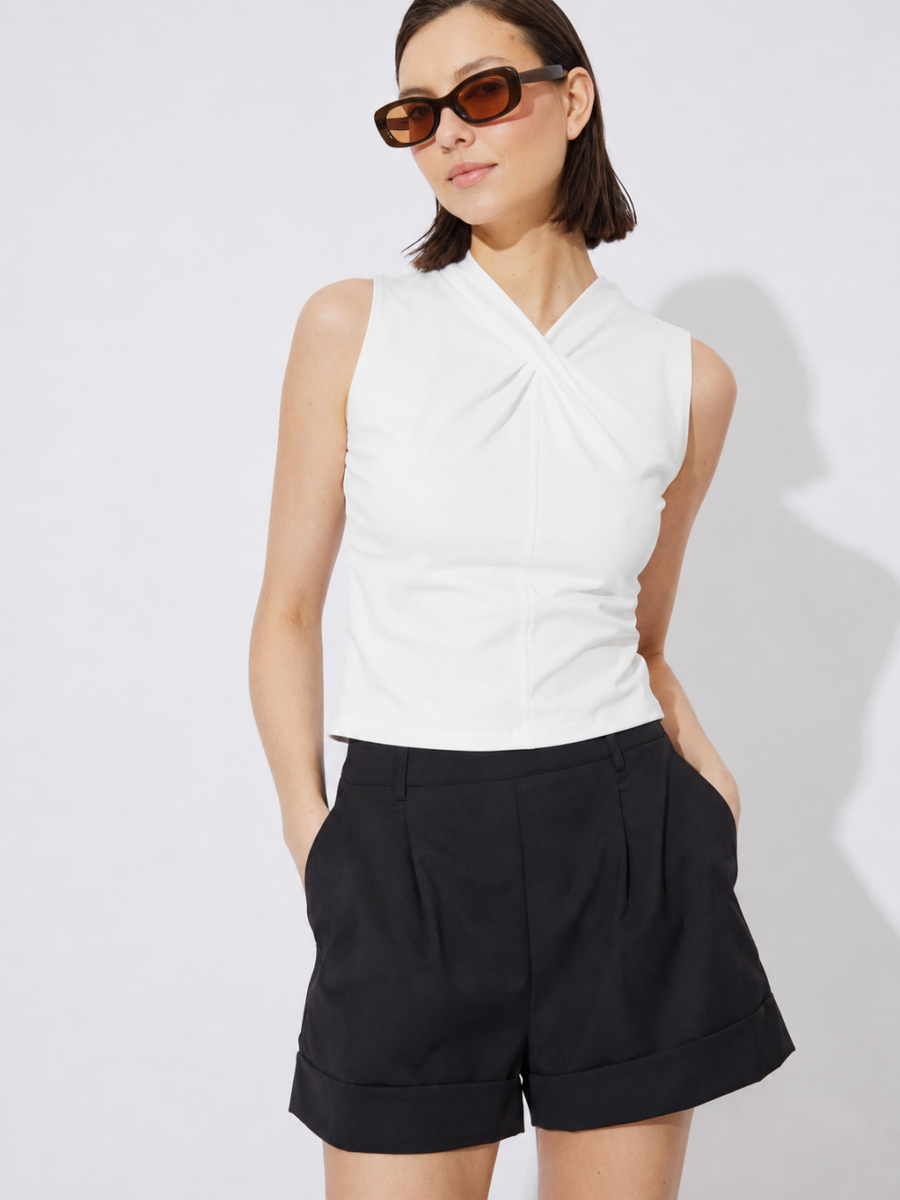 REMERA ESCOTE V CRUZADO