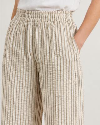 PANTALON RAYADO CON BOLSILLO