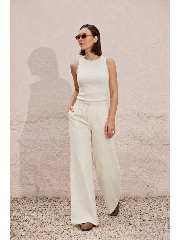 MUSCULOSA ESCOTE BASE