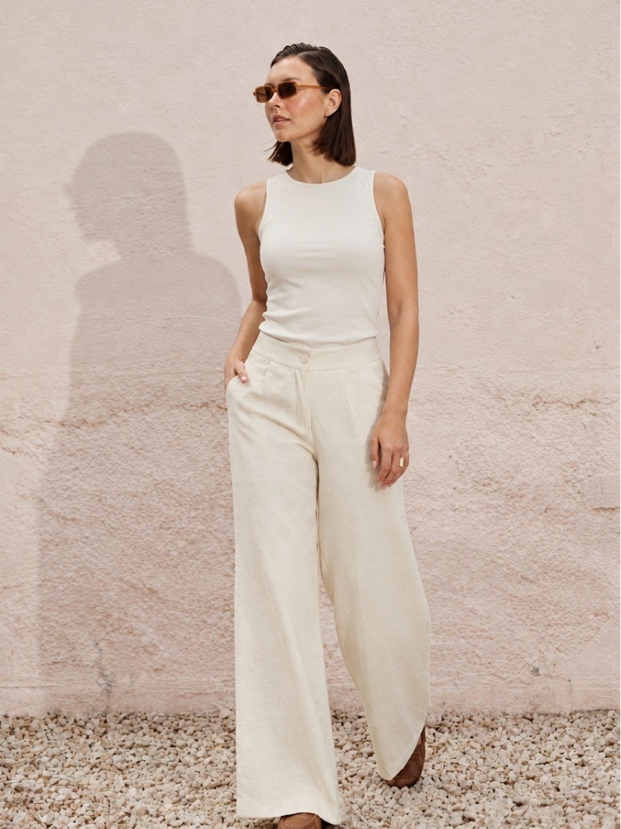 MUSCULOSA ESCOTE BASE