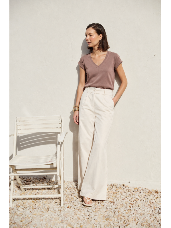 REMERA ESCOTE EN V