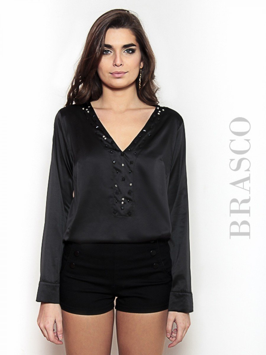 BLUSA DE SEDA CON ESCOTE BORDADO